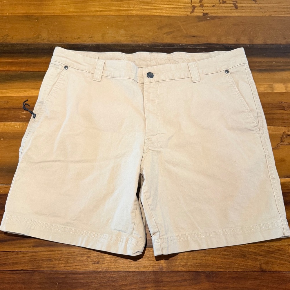 Columbia Mens Regular Fit Utility Shorts 38W 8L Tan Khaki Cotton Stretch